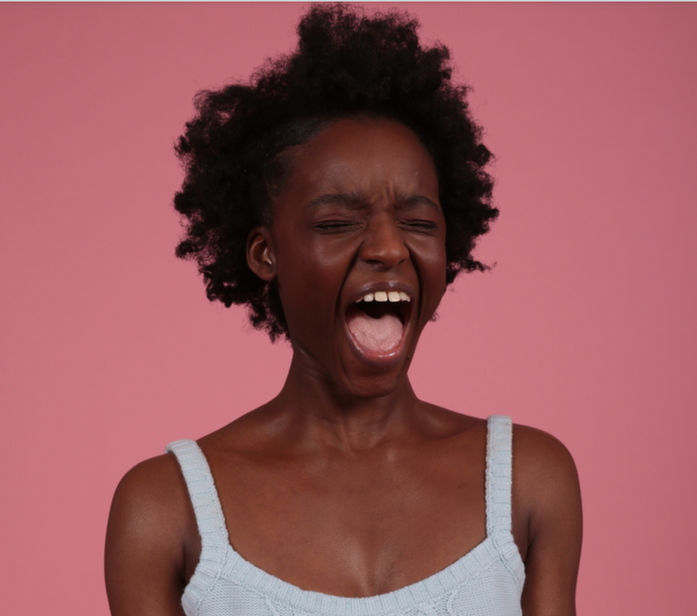 Nos conseils pour prendre soin de ses cheveux crépus